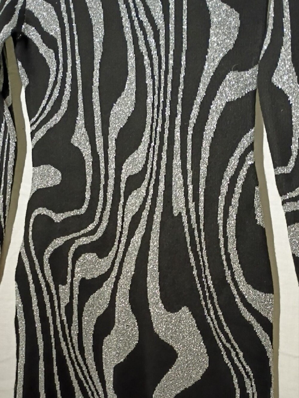 Metallic Bodycon Turtleneck Sweater Dress, Black, Silver, Derek Heart, 6 NWOT - Picture 3 of 12